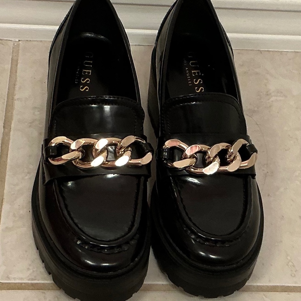 GUESS Black Patent Chunky Chain Loafers - Size 8.5